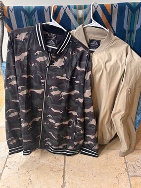 Like new Men's Camo Bomber & Tan lightweight bomber Jacket - Both for 45$